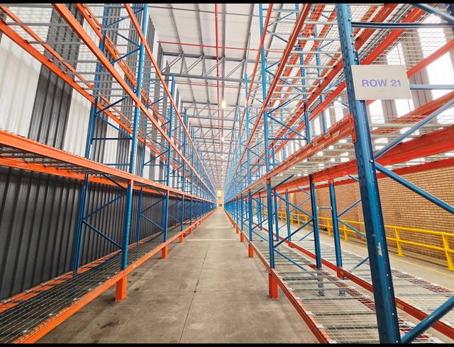 14,590M² WAREHOUSE TO LET IN NORTH RIDING